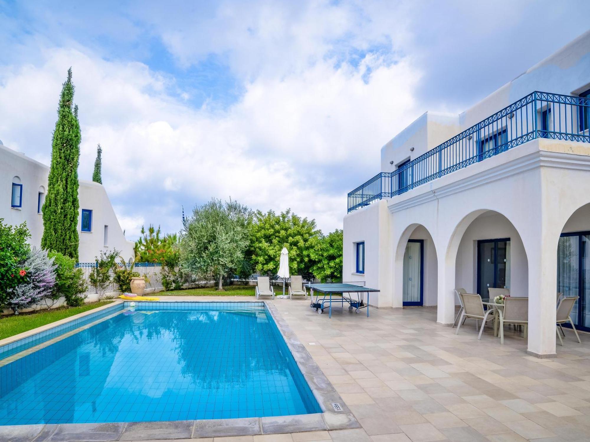Azzurro Holiday Villas Пея Екстериор снимка