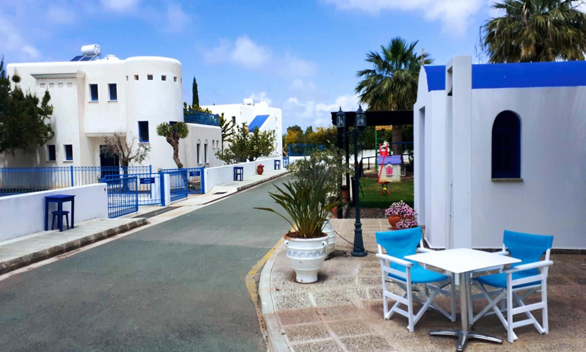 Azzurro Holiday Villas Пея Екстериор снимка
