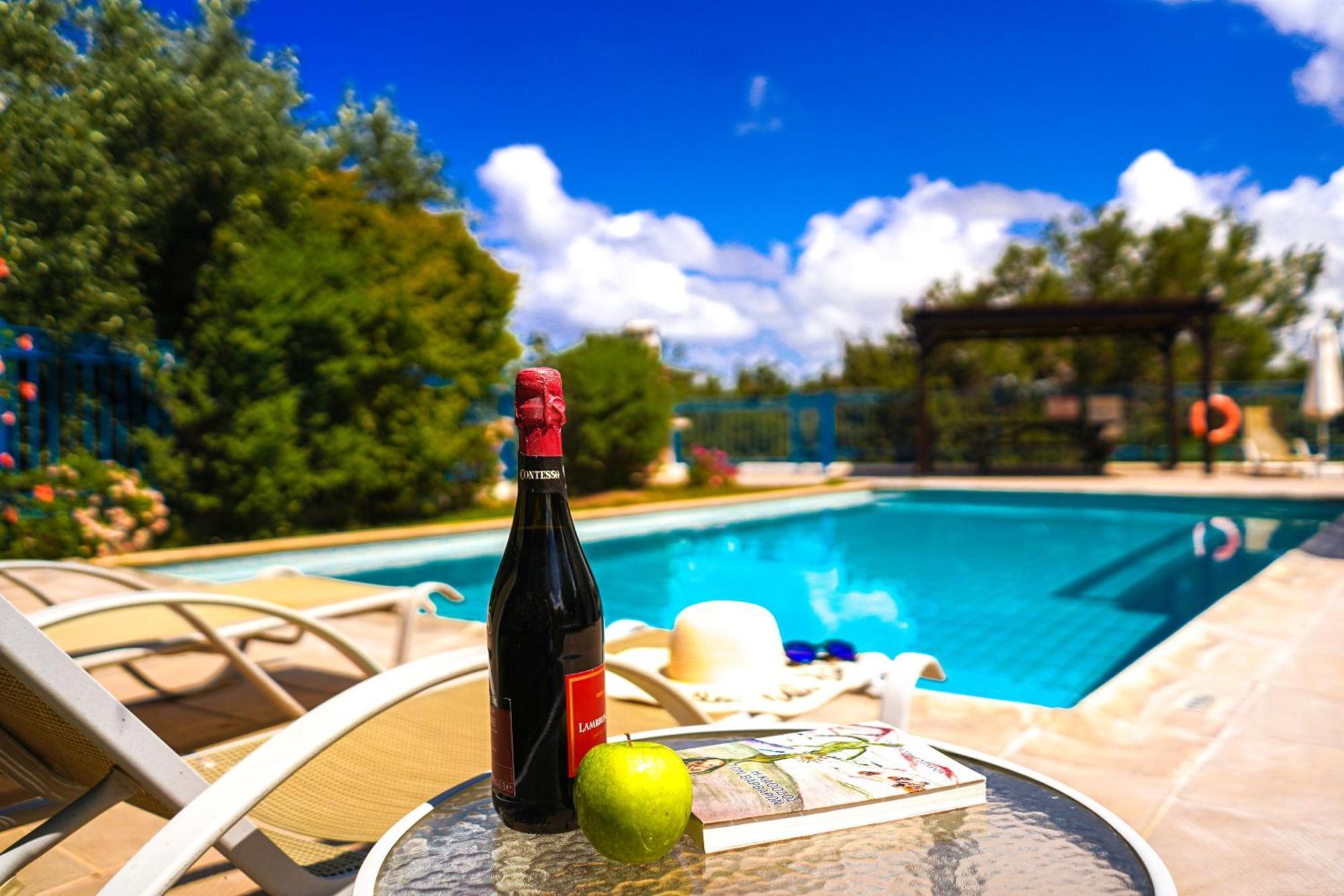 Azzurro Holiday Villas Пея Екстериор снимка