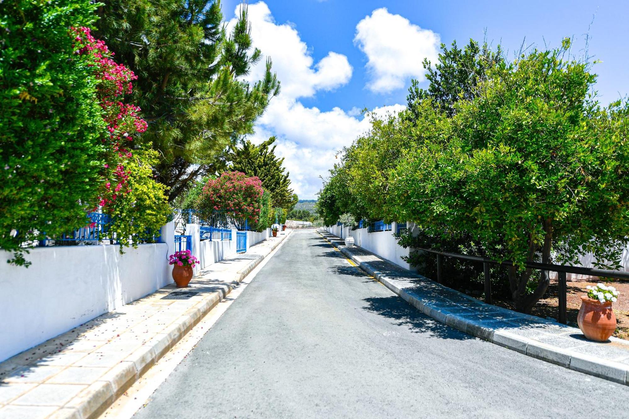 Azzurro Holiday Villas Пея Екстериор снимка
