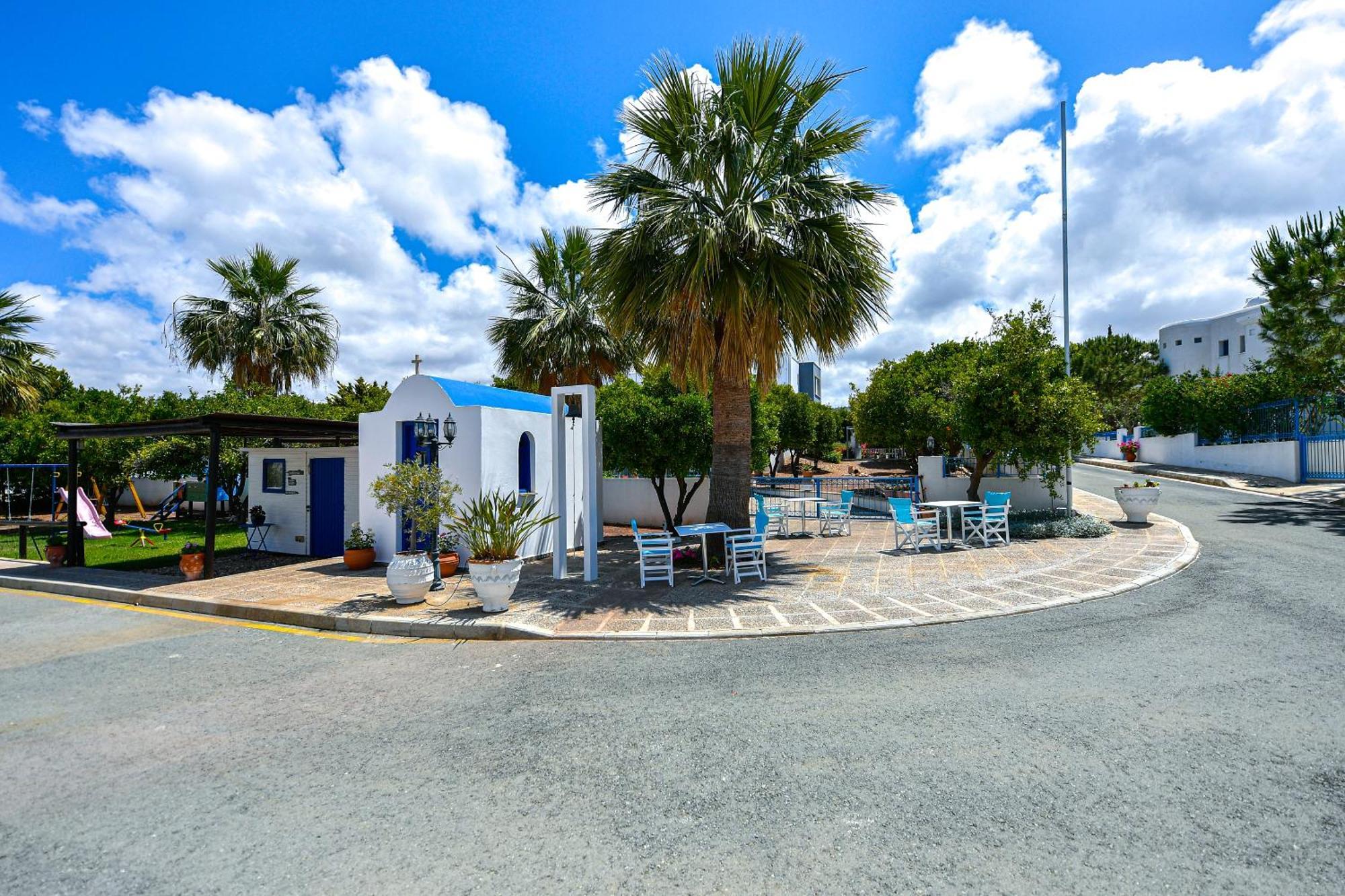 Azzurro Holiday Villas Пея Екстериор снимка