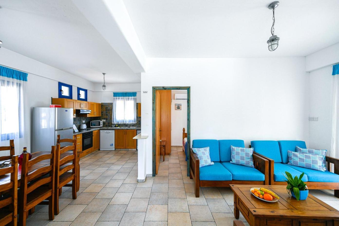 Azzurro Holiday Villas Пея Екстериор снимка