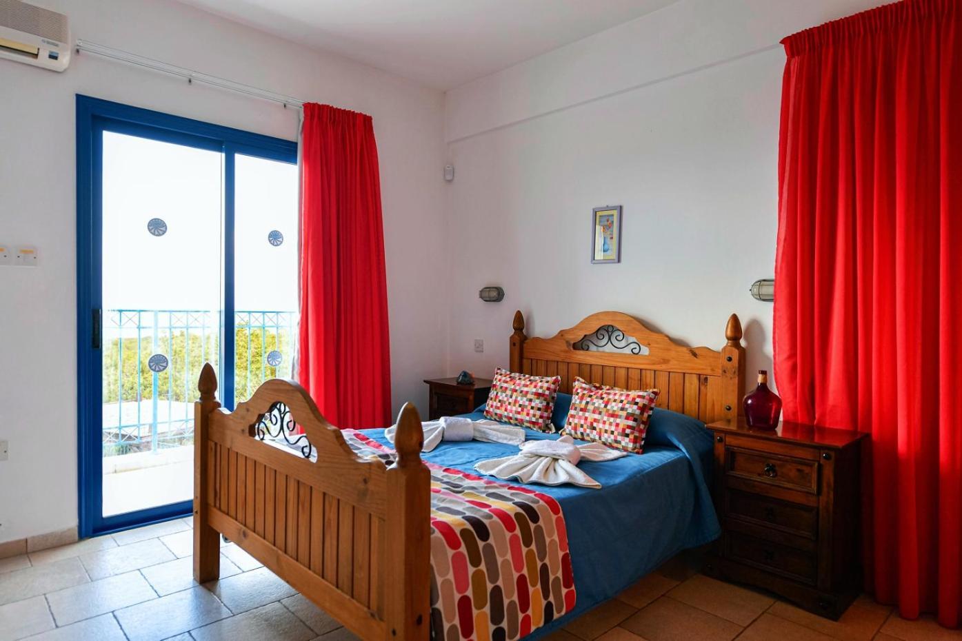 Azzurro Holiday Villas Пея Екстериор снимка