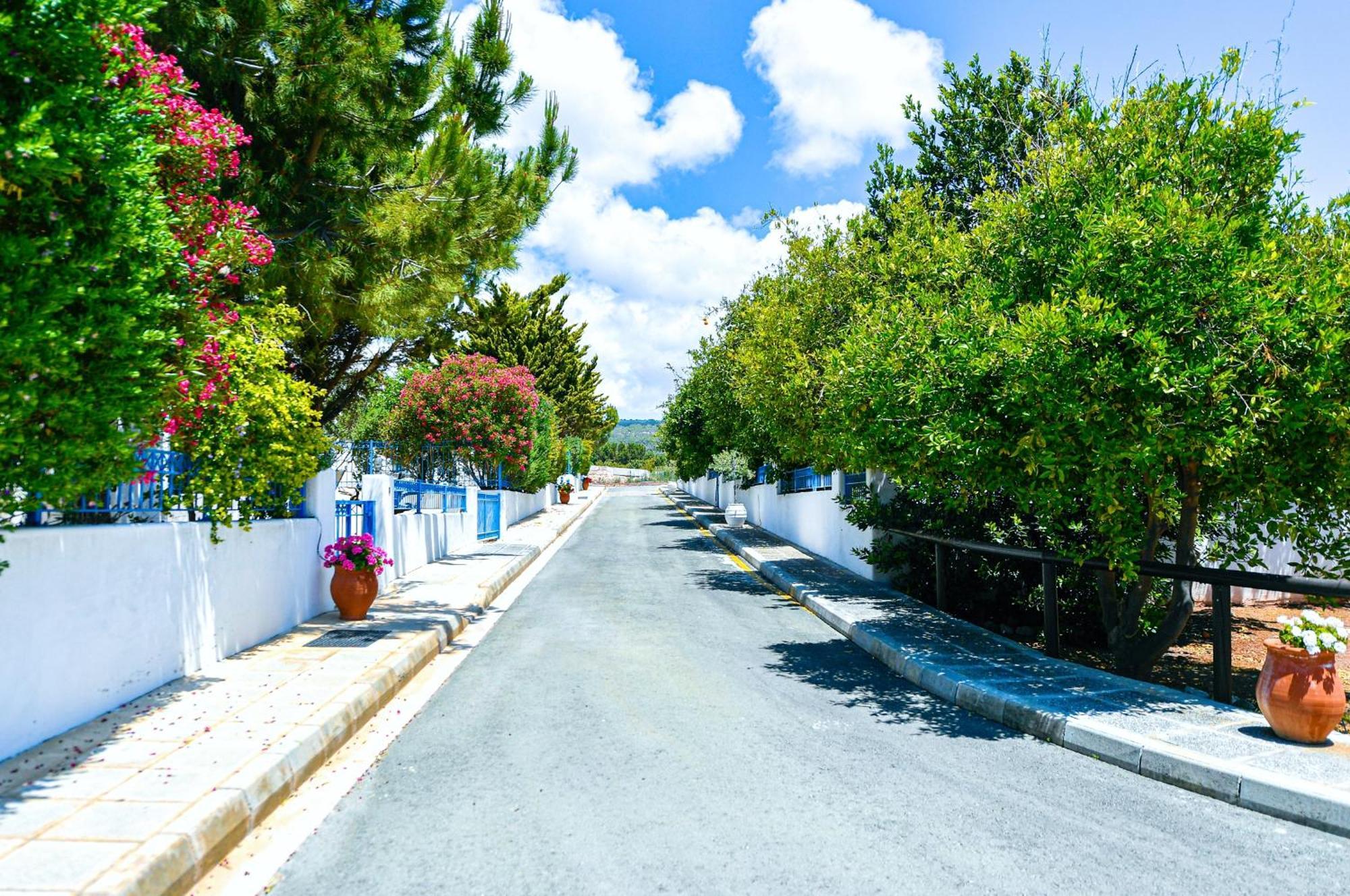 Azzurro Holiday Villas Пея Екстериор снимка