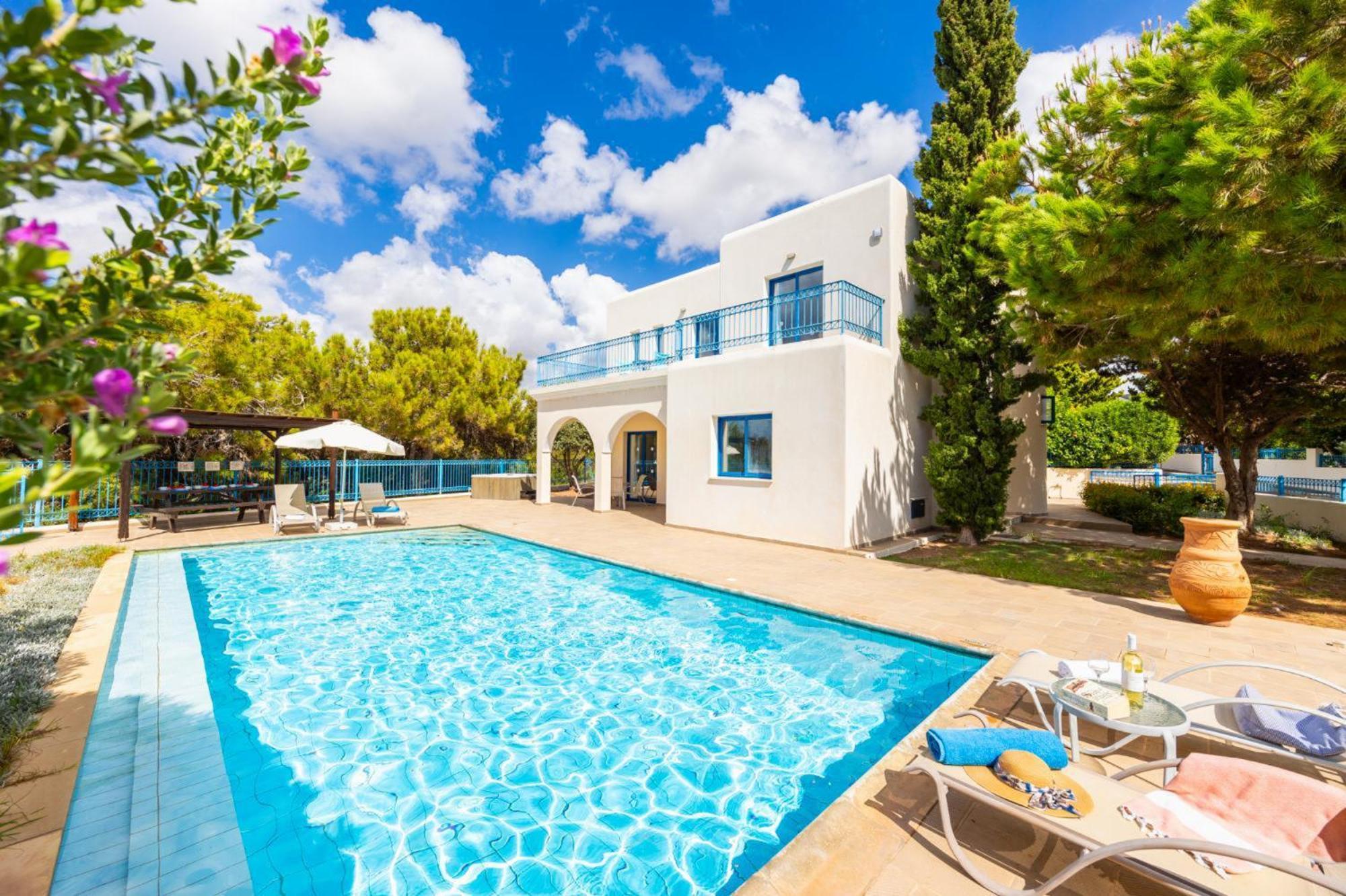 Azzurro Holiday Villas Пея Екстериор снимка